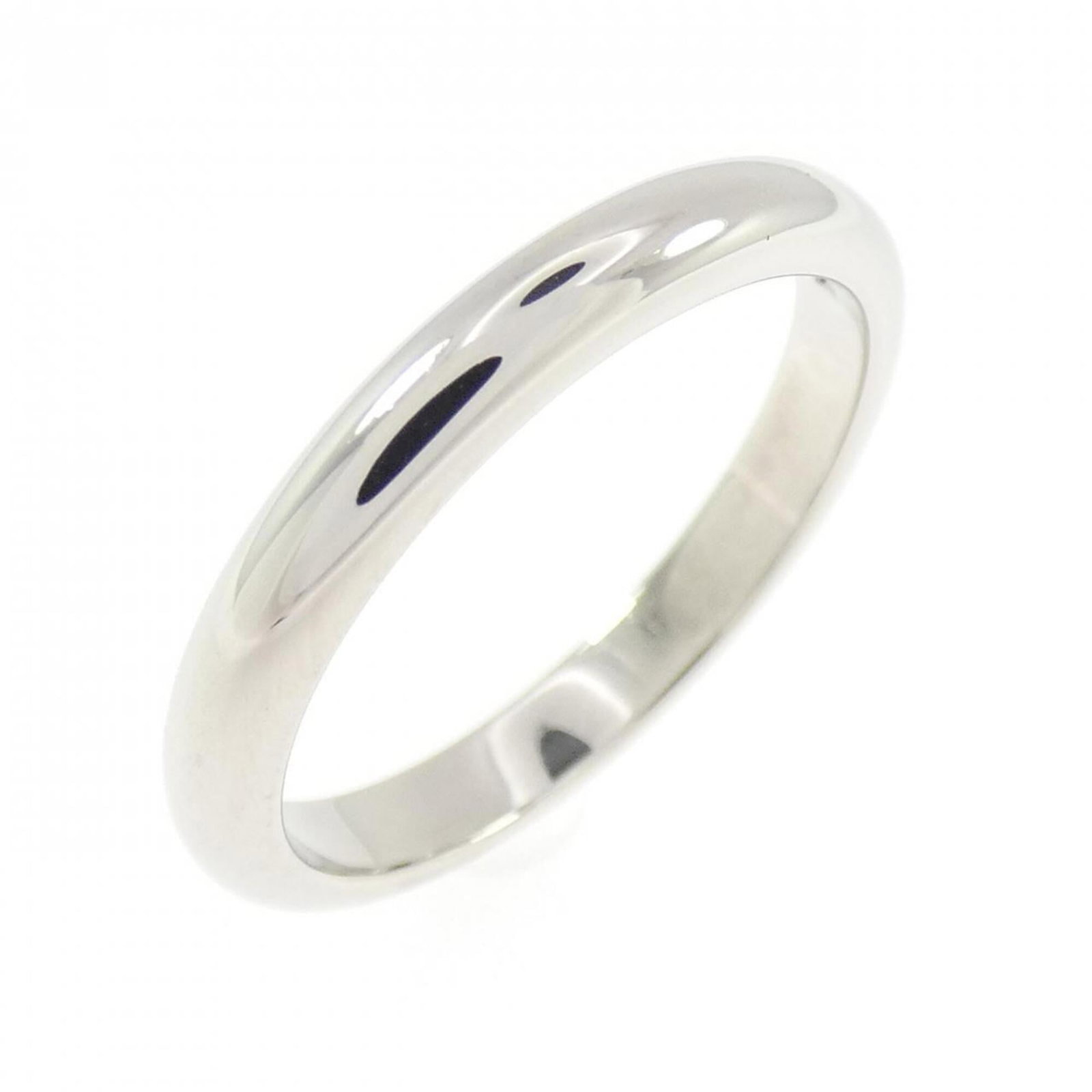 Bvlgari Band Ring Platinum 950: Bvlgari Band Ring Platinum 950 Platinum 950 Bvlgari Band Ring for Women, Size 5.5, features the iconic brand's signature style with a sleek and sophisticated design. This platinum band ring boasts