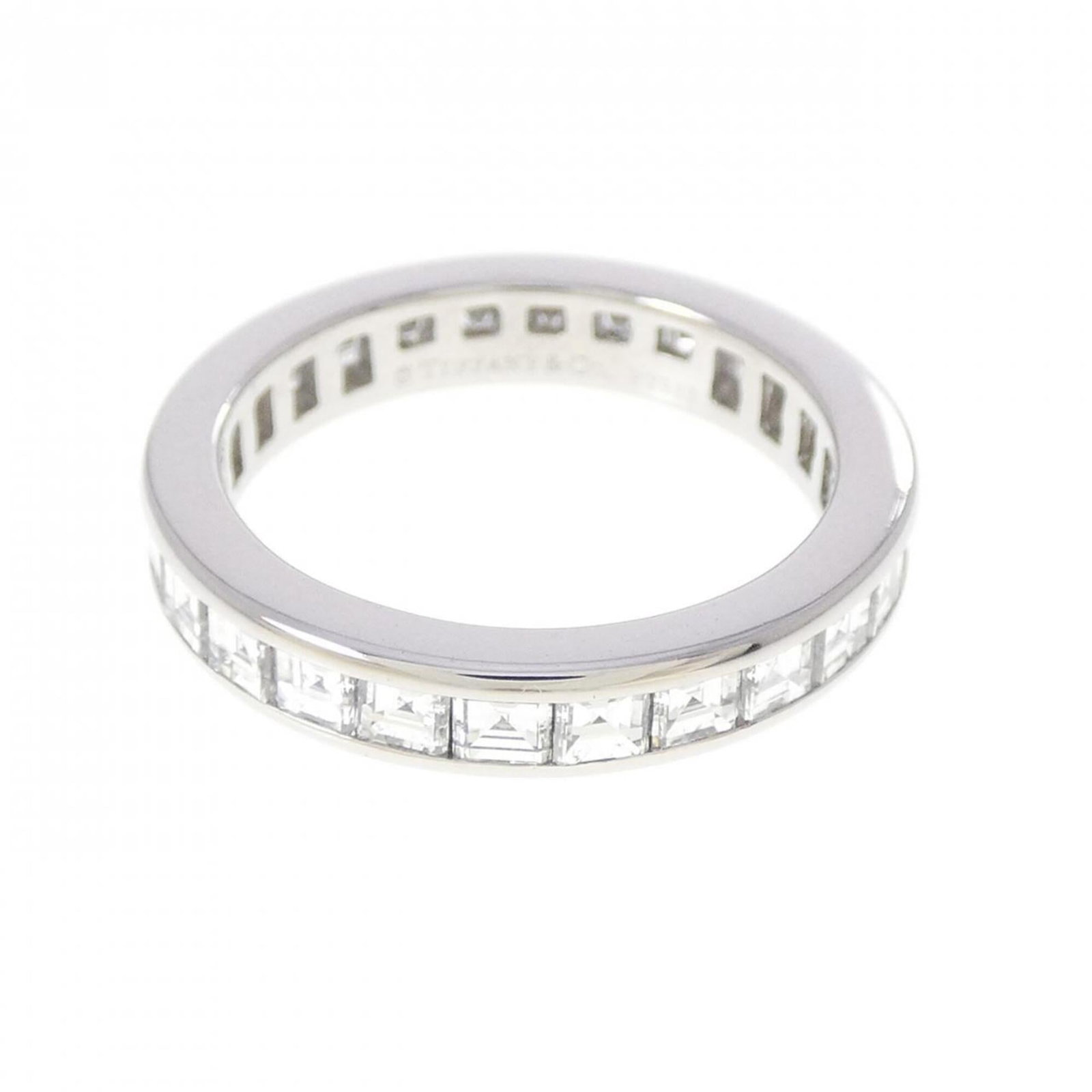 Tiffany Band Ring Platinum 950: Tiffany Band Ring Platinum 950 Platinum 950 band ring from Tiffany, featuring a diamond stone and US size 4.5 design. This elegant band showcases the luxury of platinum 950 metalwork, with a classic s