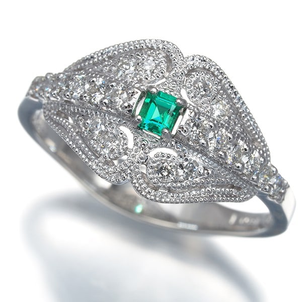 Emerald 0.06Ct Diamond 0.26Ct Milgrain Ring 900 Platinum: Emerald 0.06Ct Diamond 0.26Ct Milgrain Ring 900 Platinum 900 Platinum Emerald 0.06Ct Diamond Milgrain Ring - A stunning platinum ring featuring a natural emerald main stone paired with a diamond accen