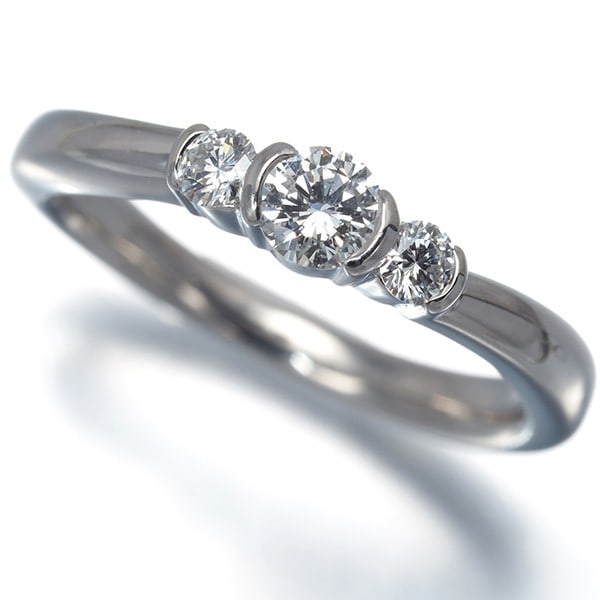 Monnickendam Ring Diamond 0.28Ct Us4.5 900 Platinum: Monnickendam Ring Diamond 0.28Ct Us4.5 900 Platinum Platinum ring featuring a natural diamond weighing 0.28 carats, set in a US4.5 size design with a base metal thickness of 2.0mm and a shank width of