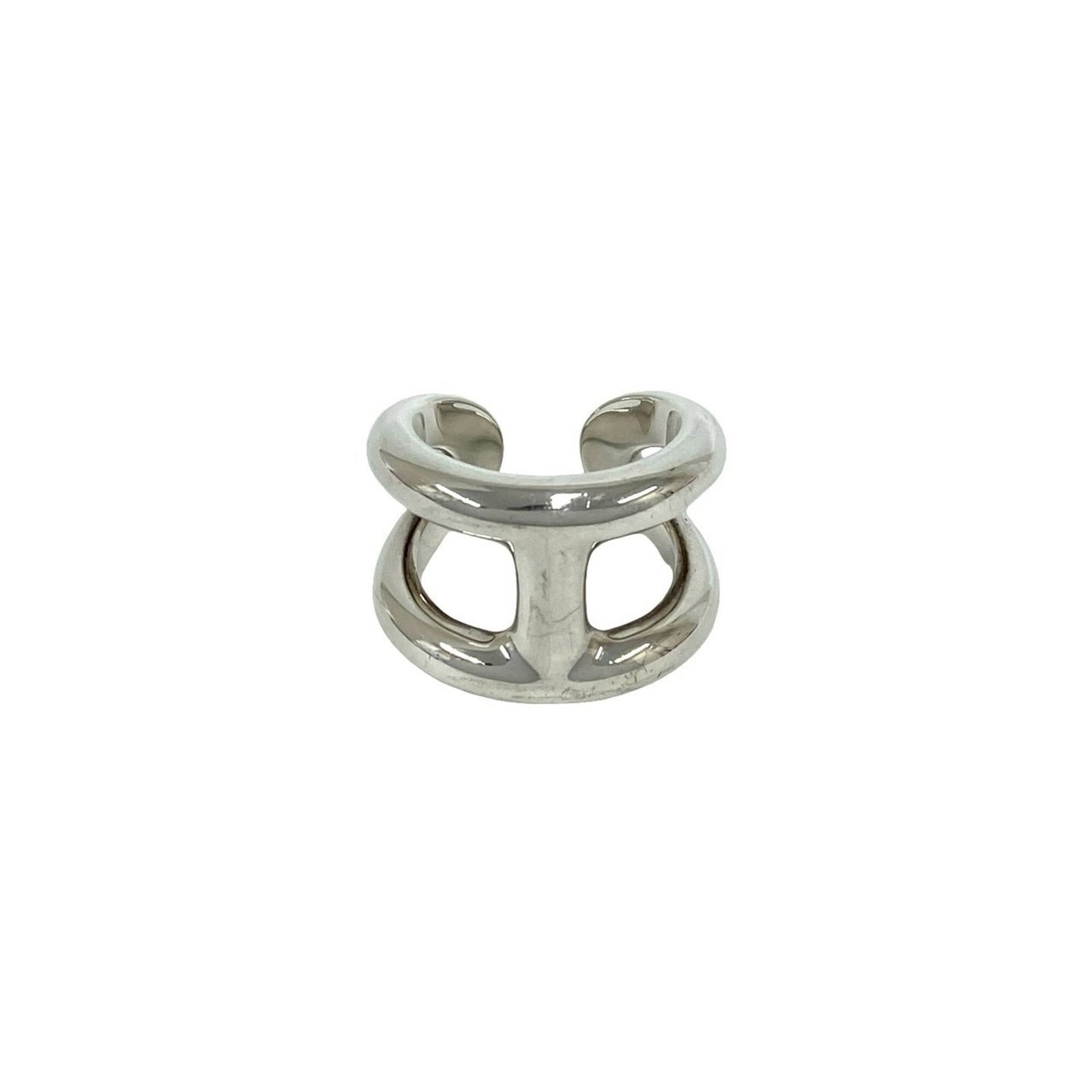 Ring of Silver Band by Hermes: Ring of Silver Band by Hermes Silver band ring from Hermes, made from high-quality silver material (925 US) and available in size 7. This elegant ring features a sleek design that complements the wear