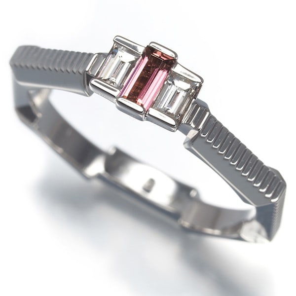 Gucci Ring Pink Tourmaline Diamond Link To Love Us5.5-5.75 18K Wg: Gucci Ring Pink Tourmaline Diamond Link To Love Us5.5-5.75 18K Wg The Gucci Ring features a stunning pink tourmaline and diamond combination, set in 18k white gold. This beautiful piece from the Link 