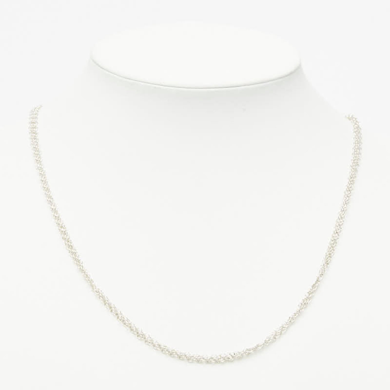 Sterling women's chain necklace long by Tiffany & Co.: Sterling women's chain necklace long by Tiffany & Co. Sterling women's chain necklace long by Tiffany & Co. features a sterling silver chain with a length of 78.5 cm, suitable for a comfortable fit ar
