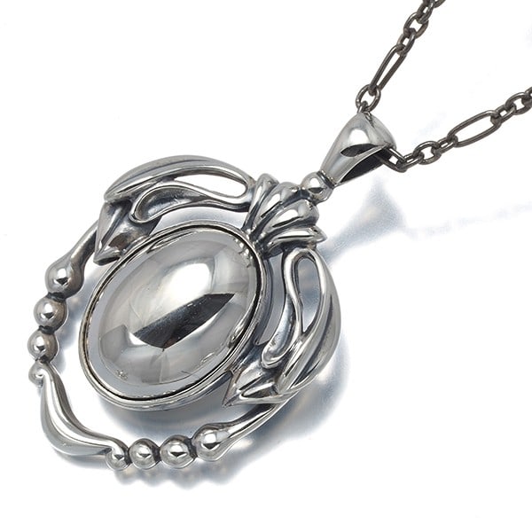 Georg Jensen Necklace 576 925 Sterling Silver: Georg Jensen Necklace 576 925 Sterling Silver Sterling silver pendant necklace from Georg Jensen's Collection 576, featuring a sleek and modern design. This 925 sterling silver piece measures 42.5 x 2