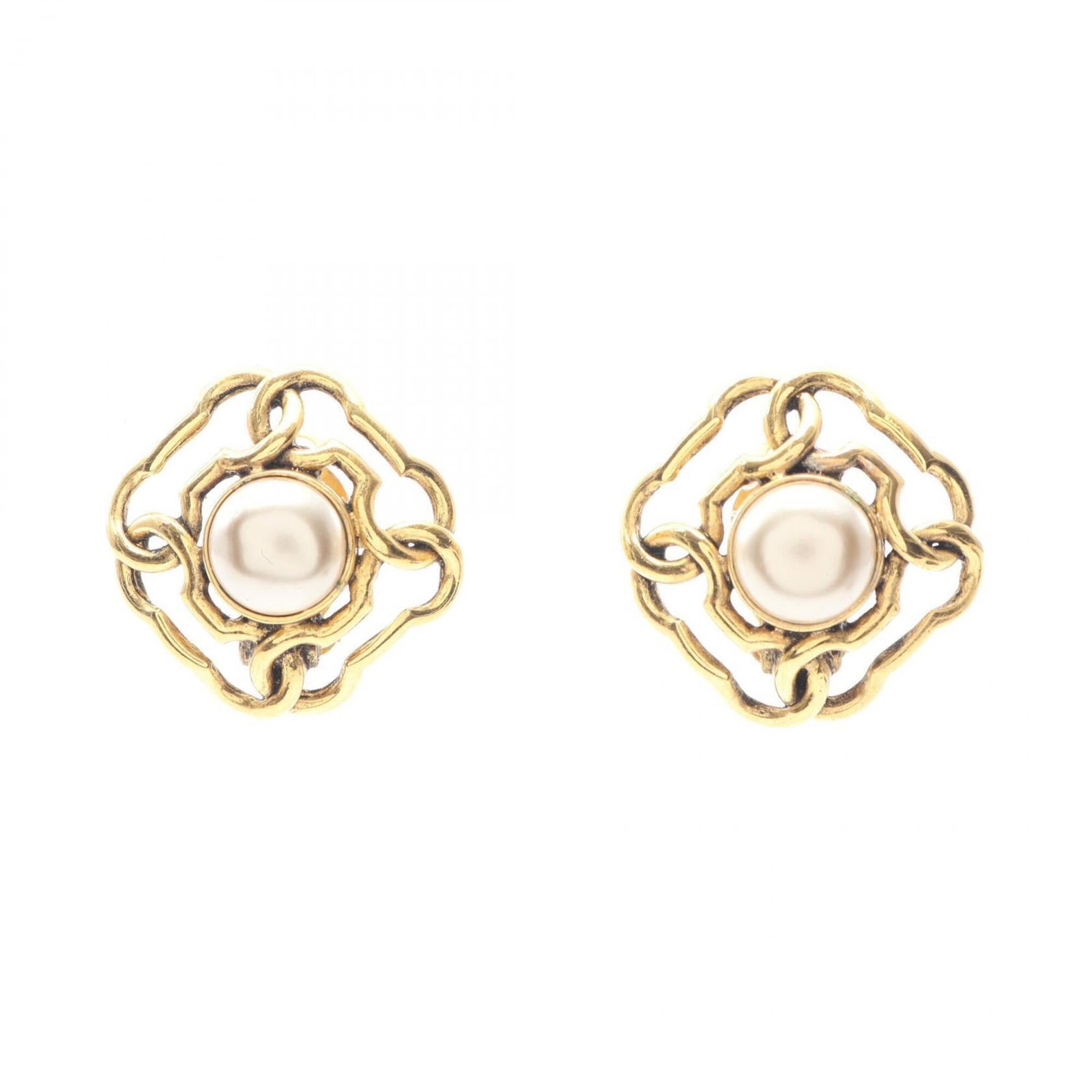 Chanel Clip Earrings Gold Plating: Chanel Clip Earrings Gold Plating Chanel Clip Earrings Gold Plating stand out with their sleek design and elegant gold plating. Measuring 30mm x 30mm, these clip earrings are a stylish accessory for w