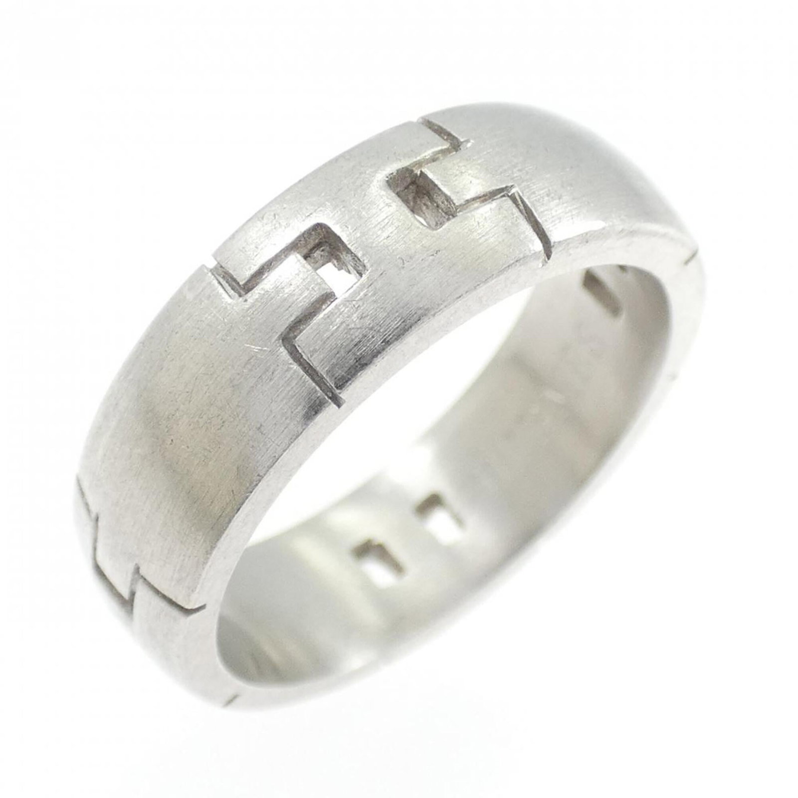 Hermes Band Ring White Gold (18K): Hermes Band Ring White Gold (18K) White gold (18K) band ring from Hermes, available in size 50 US and matching the brand's standard size. This women's ring features a classic design that complements