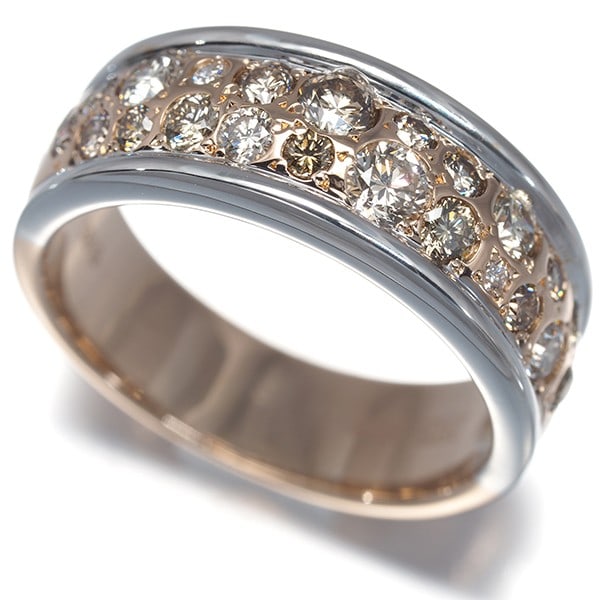 Kashikey Ring Brown &Clear Diamond 0.85Ct Melange Us6.5-6.75 18K Wg/ Rg: Kashikey Ring Brown &Clear Diamond 0.85Ct Melange Us6.5-6.75 18K Wg/ Rg Kashikey's Melange ring showcases a stunning 0.85ct diamond, expertly set in an 18k multi-tone gold metal band. The natural diam