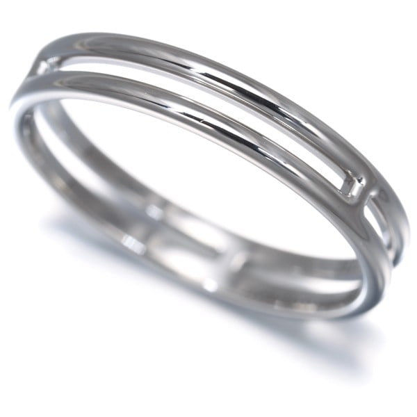 Hermes Ring Ariane Eu57 18K 750 White Gold: Hermes Ring Ariane Eu57 18K 750 White Gold 18k White Gold Ariane Ring EU57, a sleek and elegant design from the iconic HERMES collection. This striking ring features a band base metal of gold with a m