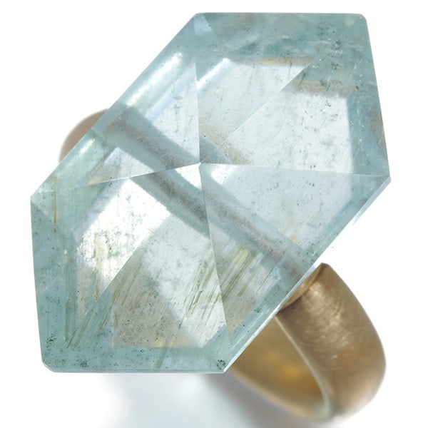 Etsuko Sonobe Ring Aquamarine Faceted Textured Us5-5.25 18K 750 Yellow Gold: Etsuko Sonobe Ring Aquamarine Faceted Textured Us5-5.25 18K 750 Yellow Gold Yellow gold and aquamarine come together in this unique ring, featuring a faceted textured design. The natural metal purity 