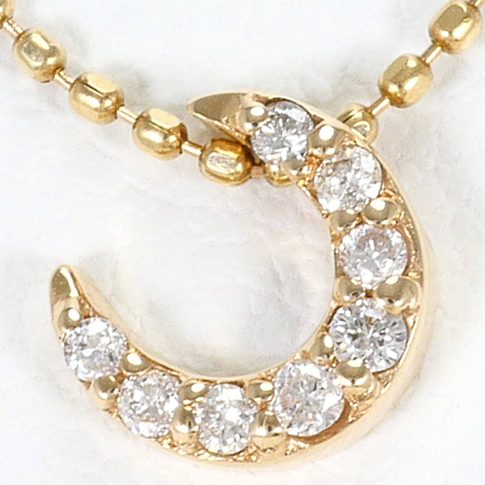 K10 10K Yg Yellow Gold Necklace With Diamond (No Carat Marking) Total Weight 1.2G 40Cm Like New: K10 10K Yg Yellow Gold Necklace With Diamond (No Carat Marking) Total Weight 1.2G 40Cm Like New Yellow gold necklace with diamond pendant, weighing 1.2g and measuring 40cm in circumference, features a