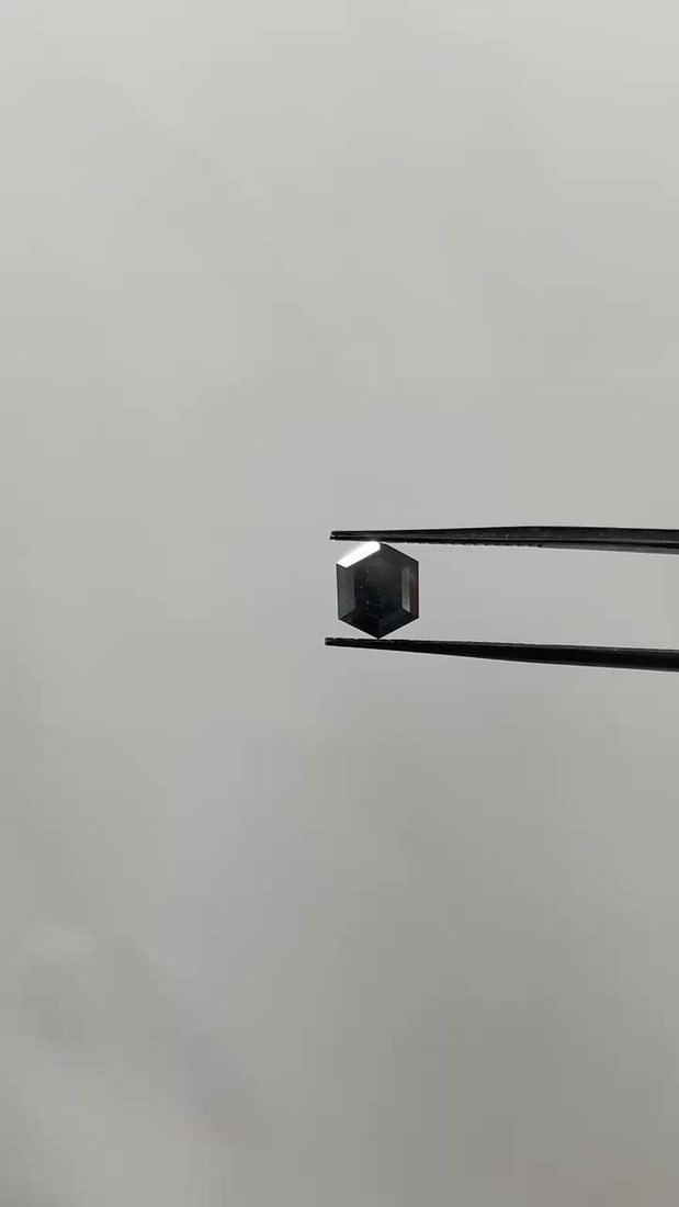 GIA Hexagonal 1.27ct Fancy Black VVS2 - Loose Natural Diamond: GIA Hexagonal 1.27ct Fancy Black VVS2 - Loose Natural Diamond GIA certified, this loose natural diamond boasts an impressive 1.27 carats in a stunning hexagonal cut, showcasing its unique shape and ex