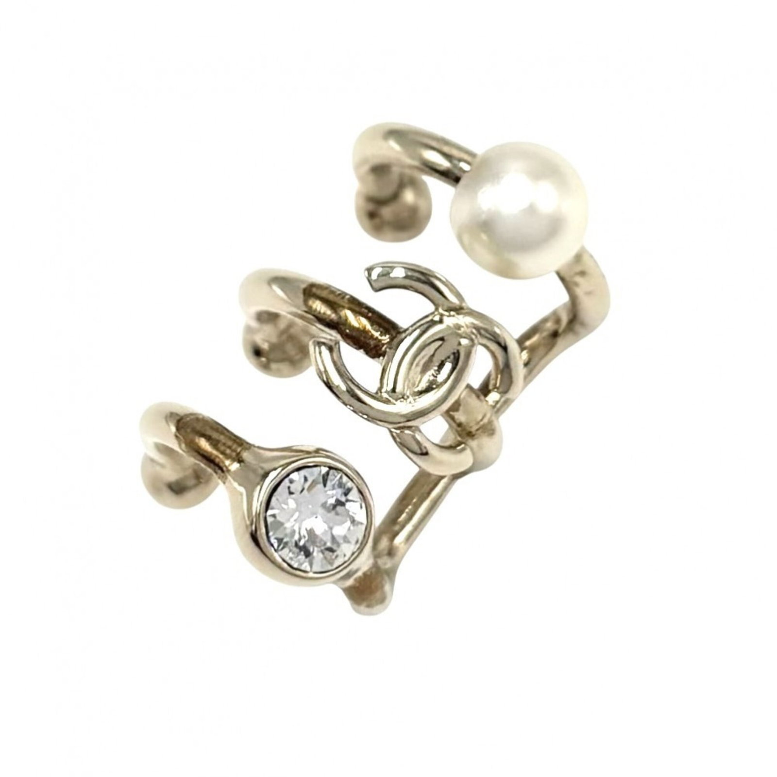 Chanel Earcuff Artificial Pearl Gold Plating Rhinestone: Chanel Earcuff Artificial Pearl Gold Plating Rhinestone Artificial pearl, gold plating, and rhinestone details come together in this elegant Chanel-inspired earcuff. With its 22mm x 13mm size and stri