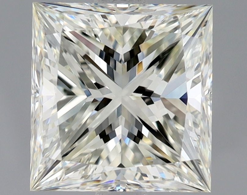GIA Princess 1.9ct K VVS2 - Loose Natural Diamond: GIA Princess 1.9ct K VVS2 - Loose Natural Diamond GIA Princess cut diamond with exceptional clarity and polish, boasting a vibrant K color. Measuring 1.9 carats in weight, this natural stone shines wi