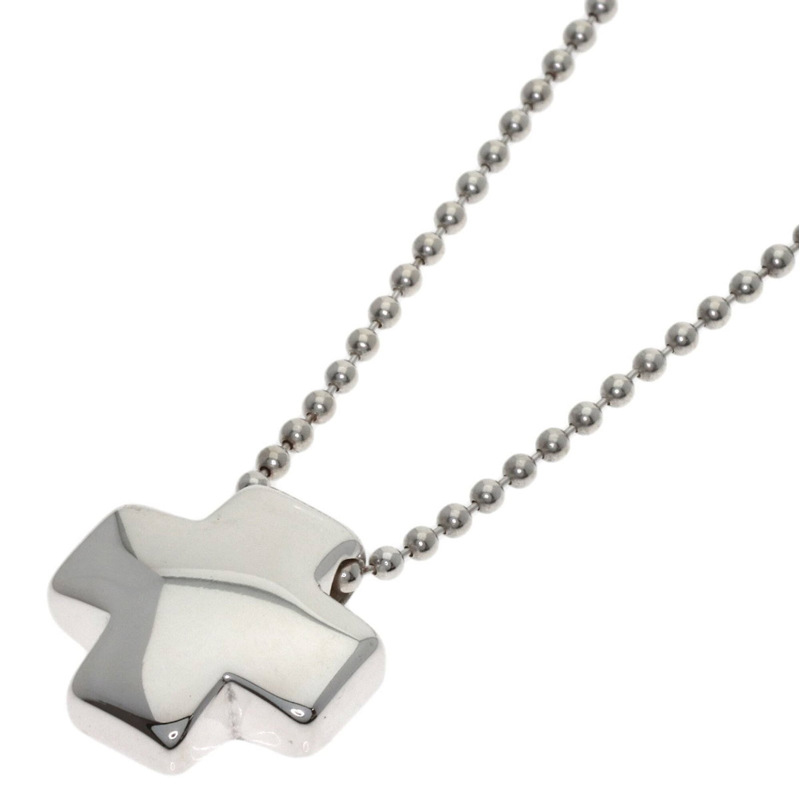 Women's Cross Necklace Tiffany Silver.: Women's Cross Necklace Tiffany Silver. Tiffany Silver Women's Cross Necklace boasts a sleek design with a pendant size of 17.2mm x 17.1mm, perfectly complemented by a silver neck circumference of 41 c