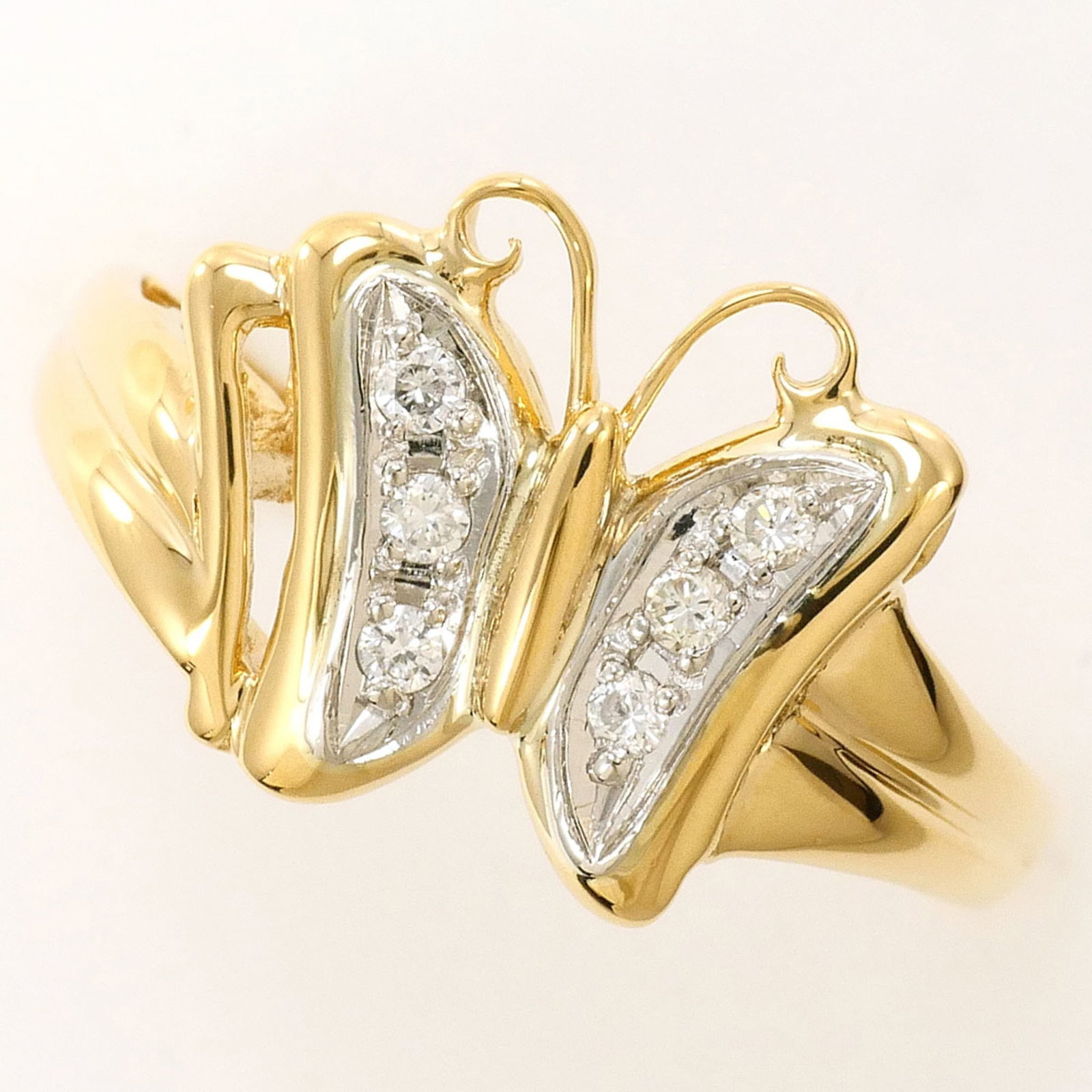 Unbranded Platinum Gold 18K Yellow Ring Band: Unbranded Platinum Gold 18K Yellow Ring Band Platinum gold 18K yellow ring band, crafted from high-quality platinum and yellow gold (18K) materials, offers a touch of elegance with its subtle shine. W