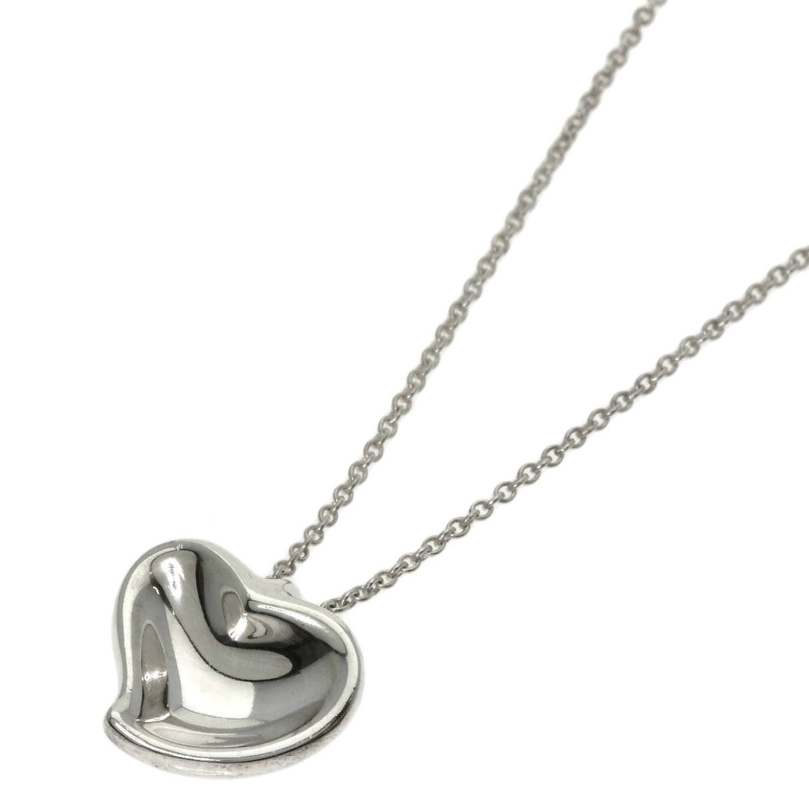 Tiffany women's full heart silver necklace: Tiffany women's full heart silver necklace Silver Tiffany women's full heart necklace features a pendant measuring 12.8mm x 13.4mm, suspended from a chain with a neck circumference of 40 cm. The neckl
