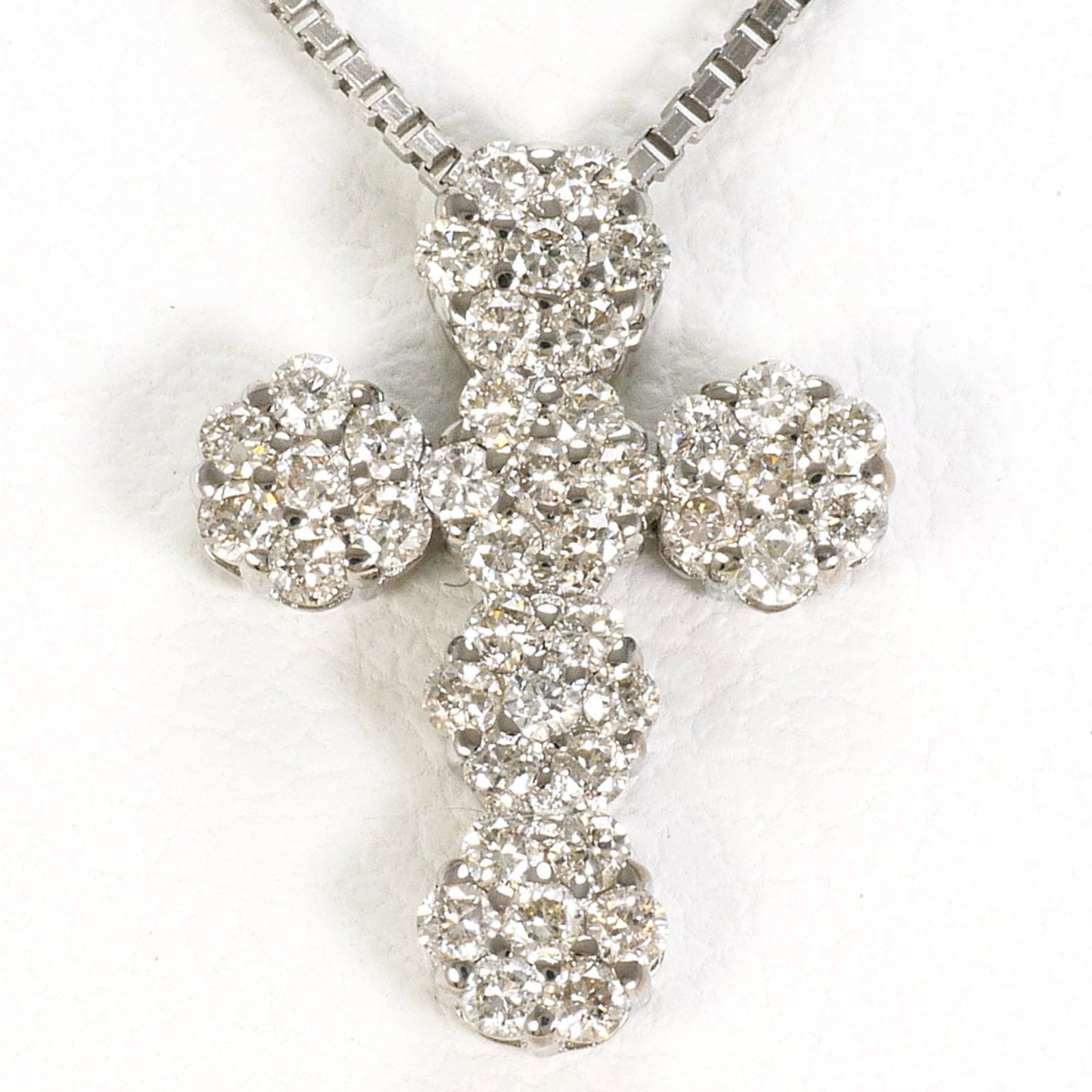 18K (18-Karat White Gold) Necklace With 0.30ct Diamond Includes Appraisal Certificate 3.9g Total: 18K (18-Karat White Gold) Necklace With 0.30ct Diamond Includes Appraisal Certificate 3.9g Total 18K white gold necklace with a stunning 0.30ct diamond pendant, expertly crafted to make a statement. T