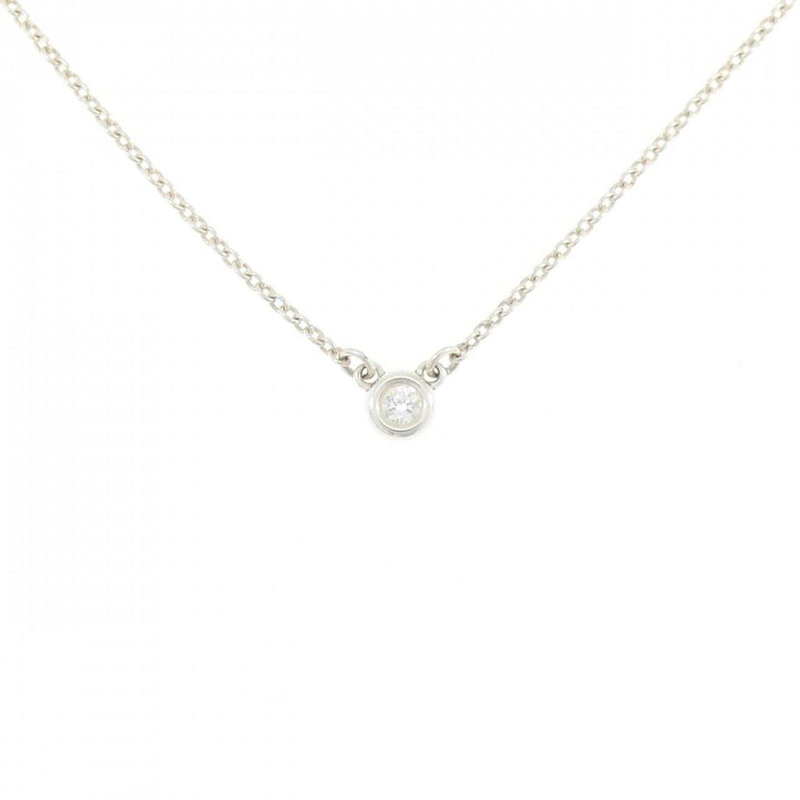 Tiffany Necklace By The Yard: Tiffany Necklace By The Yard Silver 925 Tiffany Necklace By The Yard features a 3.6mm pendant suspended from a chain with a 41 cm neck circumference, perfect for everyday wear. Made from high-quality