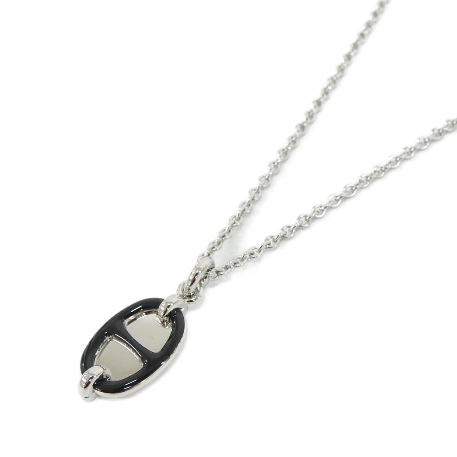 Hermes Mini Maillon Pm 100053Fp Necklace: Hermes Mini Maillon Pm 100053Fp Necklace The Hermes Mini Maillon Pm 100053FP Necklace boasts sleek, modern design with a striking black and silver finish. Its adjustable neck circumference allows for 