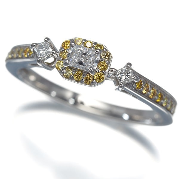 Gstv Ring Yellow &Clear Diamond 0.16Ct/ 0.14Ct Us7 950 Platinum: Gstv Ring Yellow &Clear Diamond 0.16Ct/ 0.14Ct Us7 950 Platinum Yellow and clear diamond ring set in 950 platinum, featuring a total of 0.16ct yellow and 0.14ct clear diamonds. The platinum metal puri