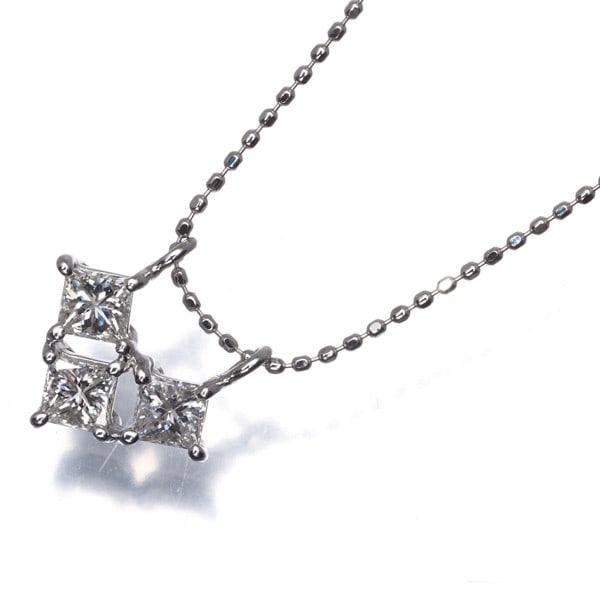 Diamond 0.65Ct Princess-Cut Necklace 18K 750 White Gold: Diamond 0.65Ct Princess-Cut Necklace 18K 750 White Gold The 0.65ct princess-cut diamond pendant shines in 18k white gold, its natural beauty showcased in a delicate necklace design. With an adjustable