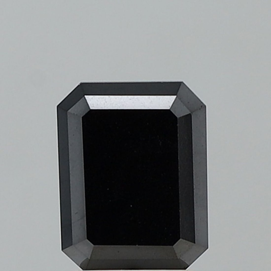 Emerald 2.75ct Black VVS1 - Loose Natural Diamond: Emerald 2.75ct Black VVS1 - Loose Natural Diamond A stunning 2.75ct black diamond with exceptional clarity and polish, boasting an EX symmetry and certification from the natural Fancy cut. This rare