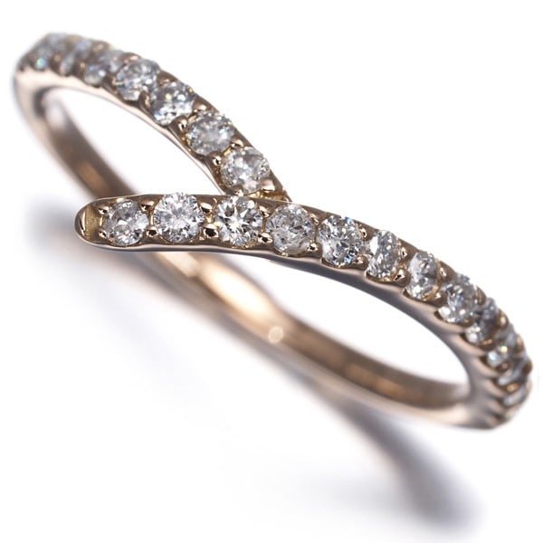 Diamond 0.30Ct Ring 18K 750 Rose Gold: Diamond 0.30Ct Ring 18K 750 Rose Gold Rose gold's subtle warmth complements the natural beauty of a 0.30ct diamond, set in an 18k 750 rose gold ring with a slender design and delicate shank. The ring'