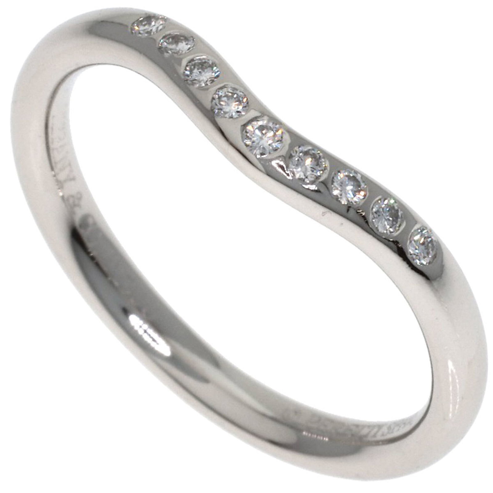 Tiffany Band Ring Platinum 950: Tiffany Band Ring Platinum 950 Platinum band ring from Tiffany, featuring a diamond stone and weighing 3g. Made from high-quality platinum 950 material, this elegant ring boasts a sleek design with a 