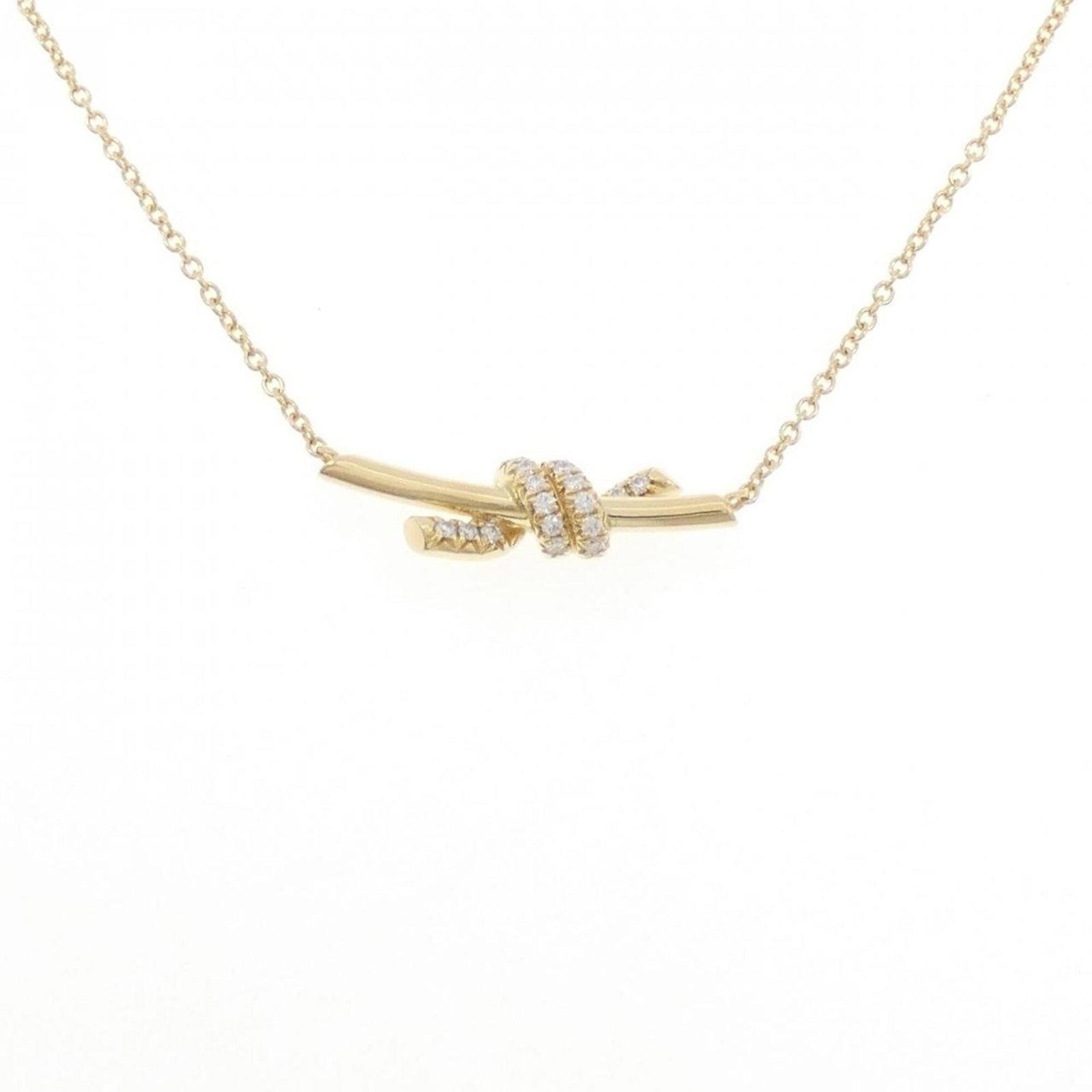 Knot Small Necklace Tiffany: Knot Small Necklace Tiffany Yellow gold (18K) necklace featuring a diamond pendant, available in various lengths from 38 cm to 43 cm. The pendant measures 5.4mm x 21.1mm and is set on a chain with a c