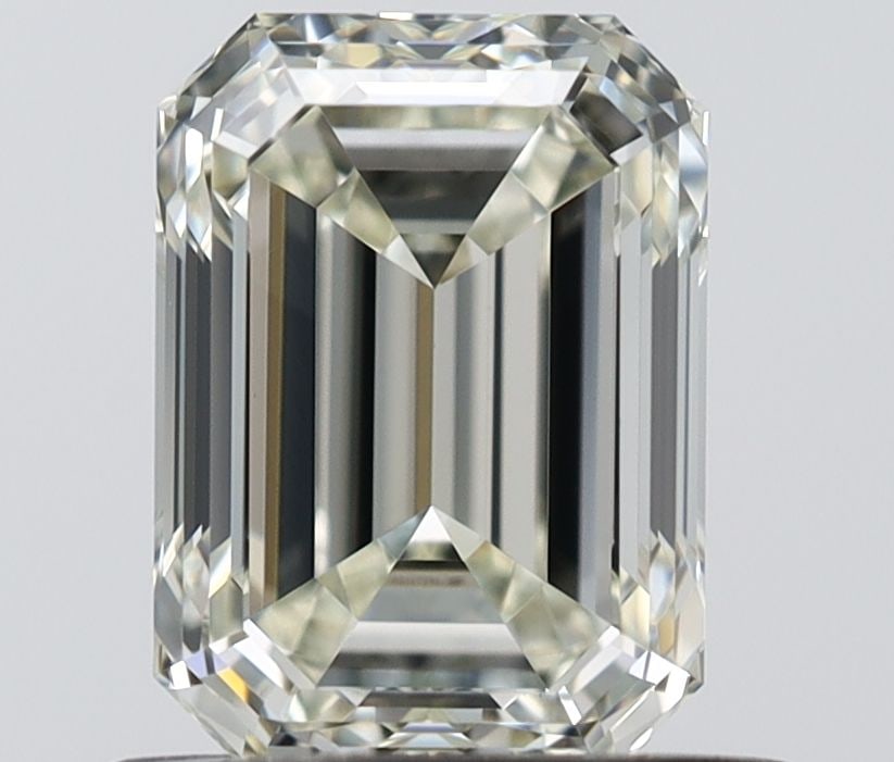 IGI Emerald 0.8ct J VVS2 - Loose Natural Diamond: IGI Emerald 0.8ct J VVS2 - Loose Natural Diamond 0.8ct IGI Emerald Cut Loose Natural Diamond with Exceptional Clarity and Polish, Measuring 6.06L x 4.39W x 3.01H, Certified by the International Gemolo