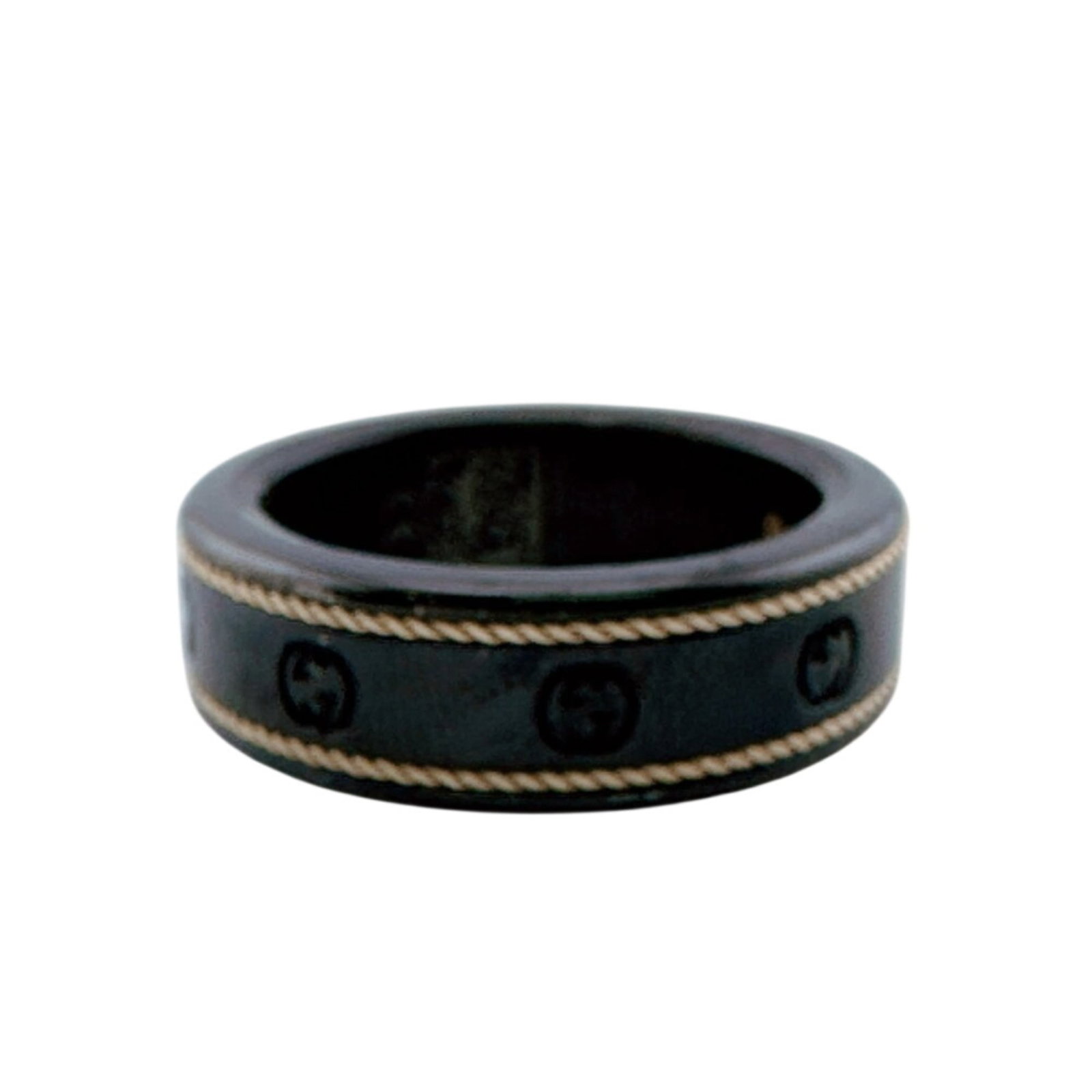 Black Fashion Ring Jewelry Gucci Oura Interlocking: Black Fashion Ring Jewelry Gucci Oura Interlocking Titanium black ring jewelry from Gucci, featuring an interlocking design. This unisex fashion piece boasts a sleek and modern look, with the brand's