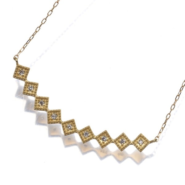 Diamond 0.04Ct Milgrain Necklace 18K 750 Yellow Gold: Diamond 0.04Ct Milgrain Necklace 18K 750 Yellow Gold Yellow gold pendant adorned with a natural diamond, crafted in 18k purity. The milgrain details add an intricate touch to the necklace's design,