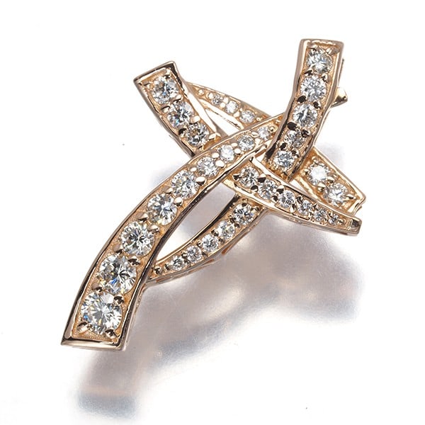 Yukizaki Main Cross Diamond Pendant Rg 0.50Ct 18K Gem Castle: Yukizaki Main Cross Diamond Pendant Rg 0.50Ct 18K Gem Castle The Yukizaki Main Cross Diamond Pendant boasts an elegant design, featuring a stunning natural diamond set in 18k rose gold. Weighing 2.2g 