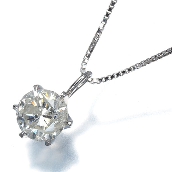 Solitaire Necklace 850 Platinum Diamond 1.713ct: Solitaire Necklace 850 Platinum Diamond 1.713ct Solitaire pendant featuring a stunning 1.713ct diamond, showcased in platinum metal purity 850. The sleek design and high-quality materials make for a s