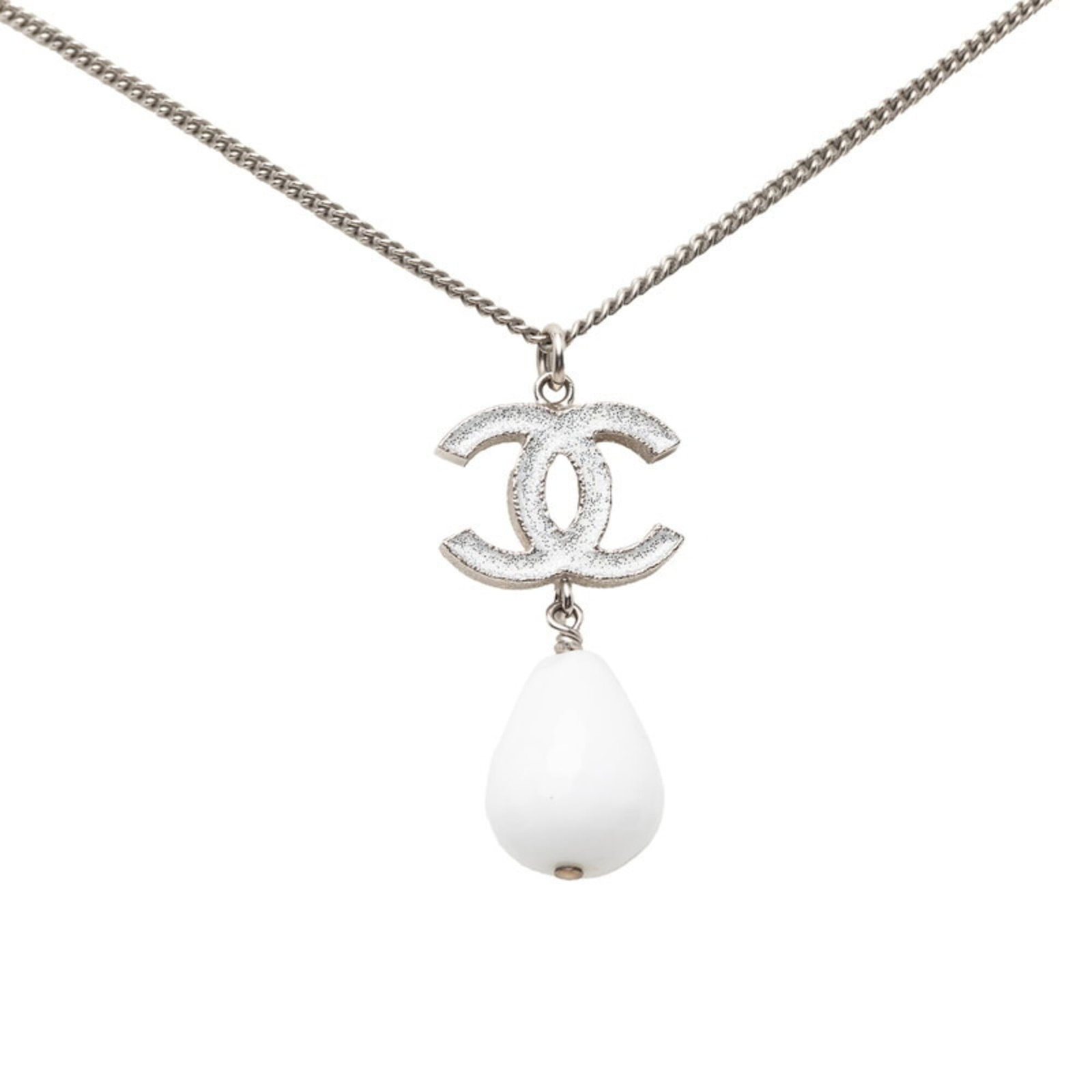 Chanel Coco Mark Teardrop Chain Pendant Necklace B10A Stamp A43326 Silver White Metal Plastic: Chanel Coco Mark Teardrop Chain Pendant Necklace B10A Stamp A43326 Silver White Metal Plastic Chanel's Coco Mark Teardrop Chain Pendant Necklace boasts a sleek, silver and white metal design with a
