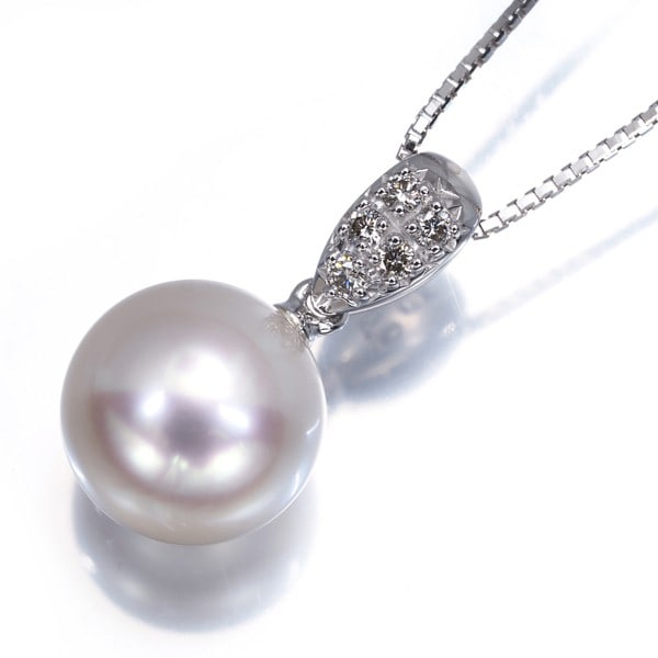 Tasaki Necklace Akoya Pearl 9.5Mm Diamond 0.06Ct 18K 750 White Gold: Tasaki Necklace Akoya Pearl 9.5Mm Diamond 0.06Ct 18K 750 White Gold 18k white gold pendant features a 9.5mm Akoya pearl and a total of 0.06ct diamond, set in a stylish design. The necklace length is a