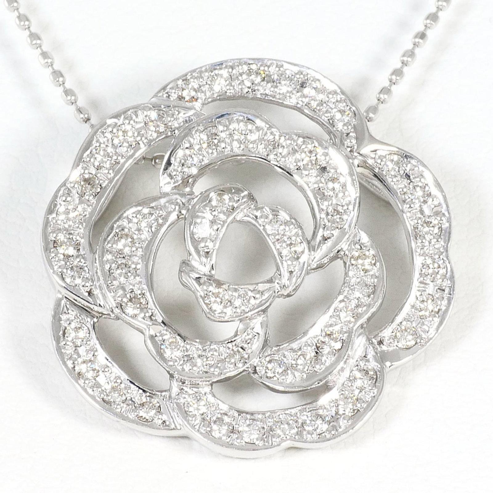 18K (18-Karat White Gold) Necklace With 0.54Ct Diamond Includes Appraisal Certificate Total Weight: 18K (18-Karat White Gold) Necklace With 0.54Ct Diamond Includes Appraisal Certificate Total Weight 18K white gold necklace with a stunning 0.54ct diamond pendant, expertly crafted to add elegance and