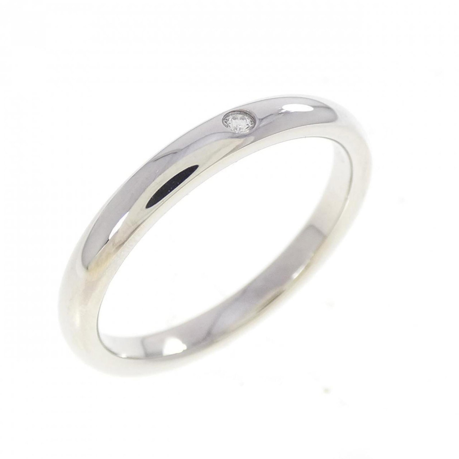 Tiffany Band Ring Platinum 950: Tiffany Band Ring Platinum 950 Platinum band ring featuring a diamond, available in US size 8. Made from high-quality platinum 950, this elegant ring showcases a beautiful diamond stone. A timeless pi