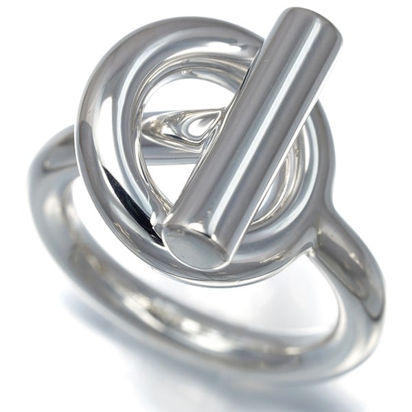 Ring sterling silver echappee mm eu50 hermes: Ring sterling silver echappee mm eu50 hermes Sterling silver Echappee ring from HERMES, featuring a sleek design with a subtle width of 14.8mm and a comfortable fit for EU50/US5.5-5.75 sizes. This ele