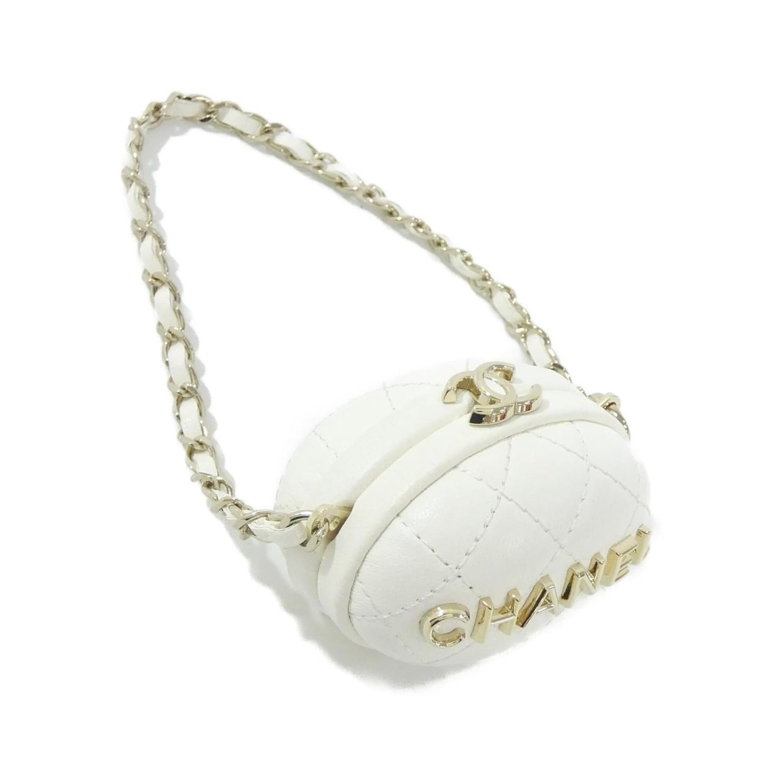Chanel Handbag Charm Leather: Chanel Handbag Charm Leather The Chanel AP4946 Handbag Charm features a striking white lambskin design, showcasing the luxurious feel and quality of the material. With its sleek chain length of 240mm,