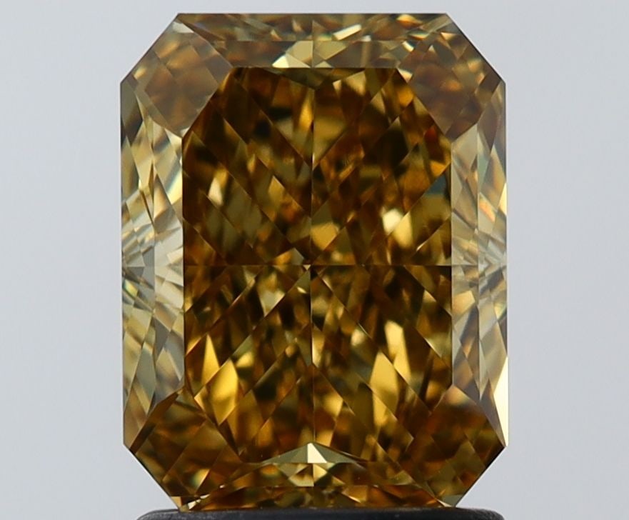 GIA Radiant 2.01ct Fancy Deep Yellow VVS2 - Loose Natural Diamond: GIA Radiant 2.01ct Fancy Deep Yellow VVS2 - Loose Natural Diamond GIA-certified, this loose natural diamond boasts an impressive 2.01 carats in Fancy Deep Yellow color with VVS2 clarity and EX polish.