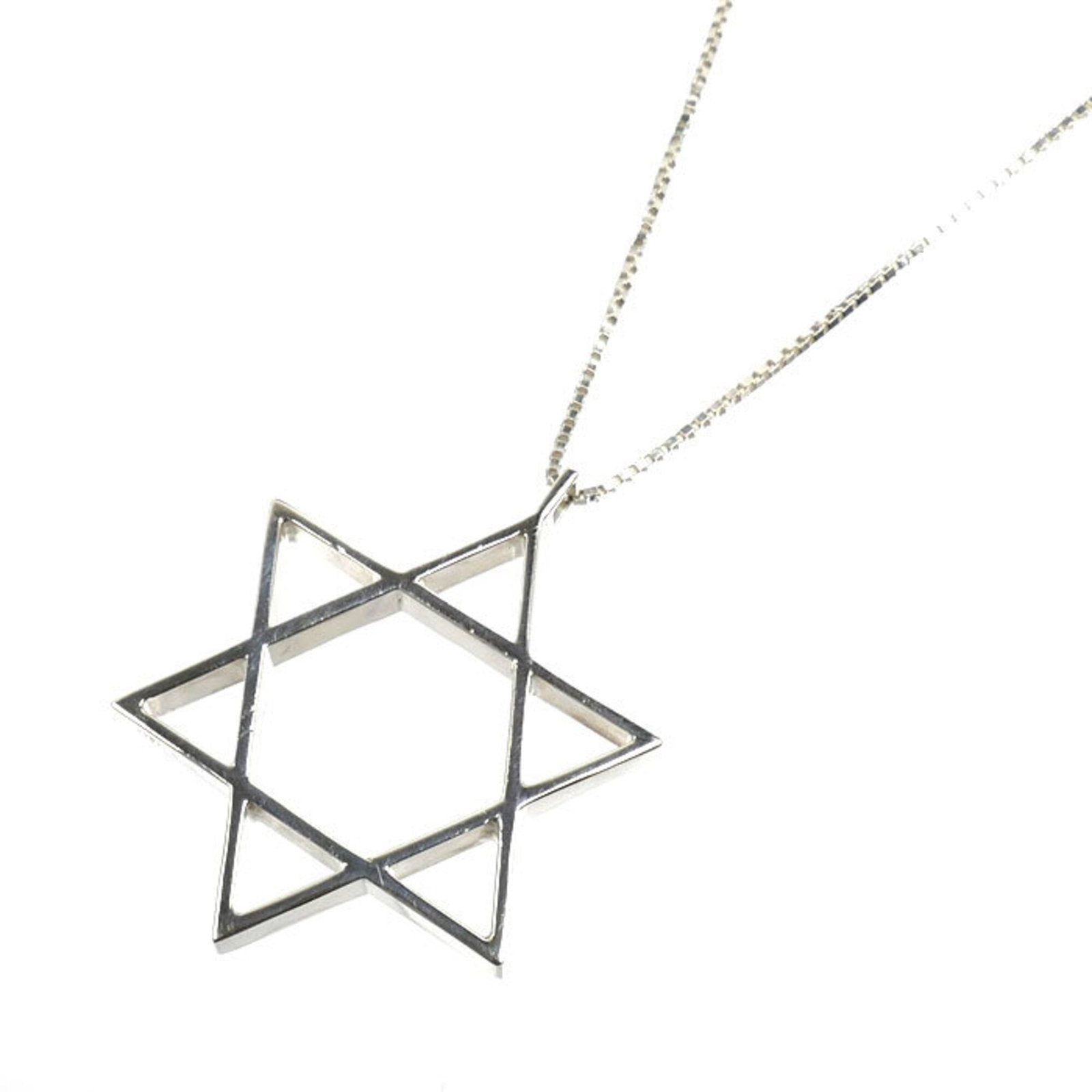 Gucci Star Of David Necklace Sterling Silver 925 8.0G 51Cm Men'S/ Women'S.: Gucci Star Of David Necklace Sterling Silver 925 8.0G 51Cm Men'S/ Women'S. Sterling silver necklace from Gucci, featuring a Star Of David pendant in 925 quality. The necklace boasts a 51cm circumferen