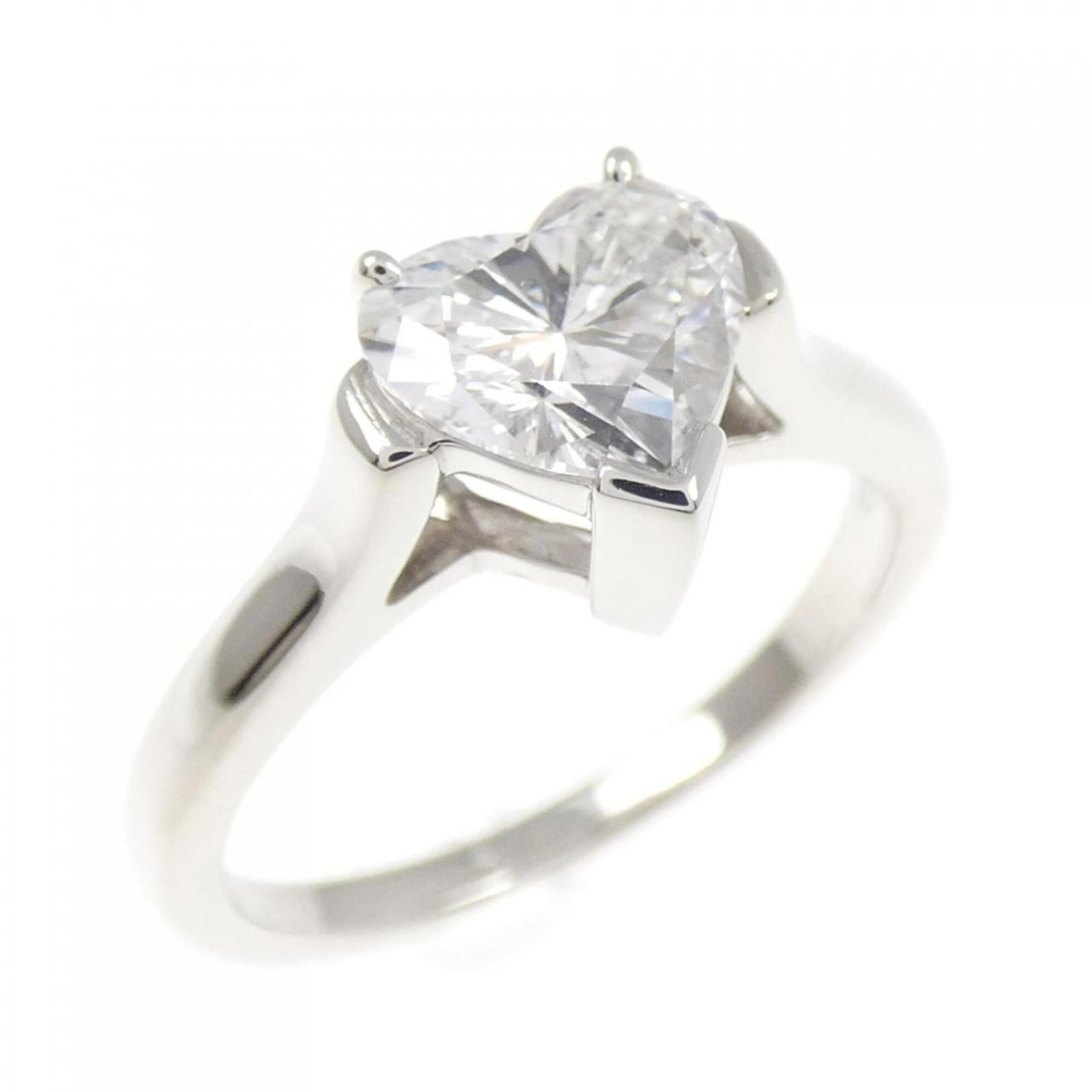 Tiffany Band Ring Platinum 950: Tiffany Band Ring Platinum 950 Platinum 950 Tiffany band ring offers a sleek and sophisticated design. Made from high-quality platinum, this US size 5 ring provides a comfortable fit for women. The cl