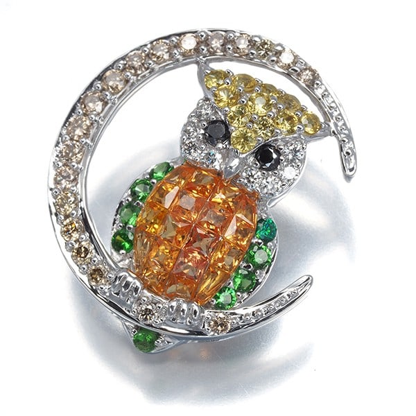 Diamond Green Sapphire White Owl Pendant Garnet 18K Moon: Diamond Green Sapphire White Owl Pendant Garnet 18K Moon White Gold Pendant Features Natural Sapphire, Diamond, and Green Garnet. The 18k White Gold pendant boasts a unique combination of natural sapp