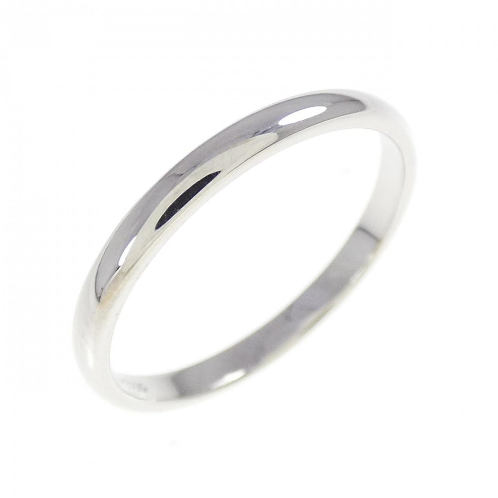 Tiffany Band Ring Platinum 950: Tiffany Band Ring Platinum 950 Platinum 950 Tiffany band ring, available in US size 4.5, showcases the luxury and sophistication of Tiffany's iconic design. Made from high-quality platinum, this elega