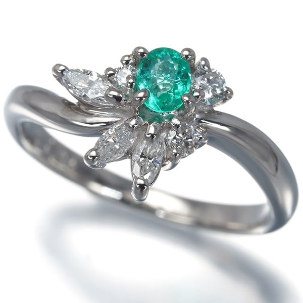 Paraiba Tourmaline 0.18Ct Diamond 0.24Ct Ring 900 Platinum: Paraiba Tourmaline 0.18Ct Diamond 0.24Ct Ring 900 Platinum 900 Platinum Paraiba Tourmaline and Diamond Ring. This stunning ring showcases a 0.18ct Paraiba Tourmaline surrounded by a total of 0.24ct di