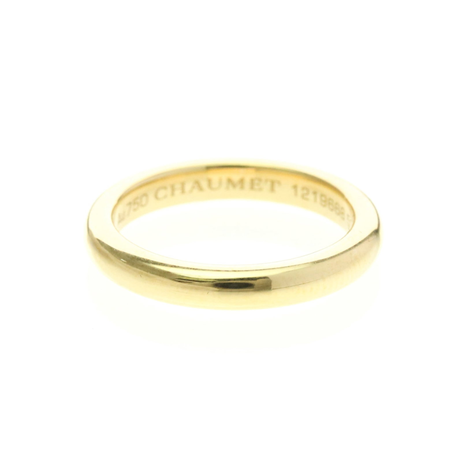 Chaumet Wedding Ring Yellow Gold (18K): Chaumet Wedding Ring Yellow Gold (18K) Chaumet's iconic yellow gold diamond wedding ring, crafted with precision and elegance. This stunning piece boasts a 3.1mm wide band adorned with a high-quality 