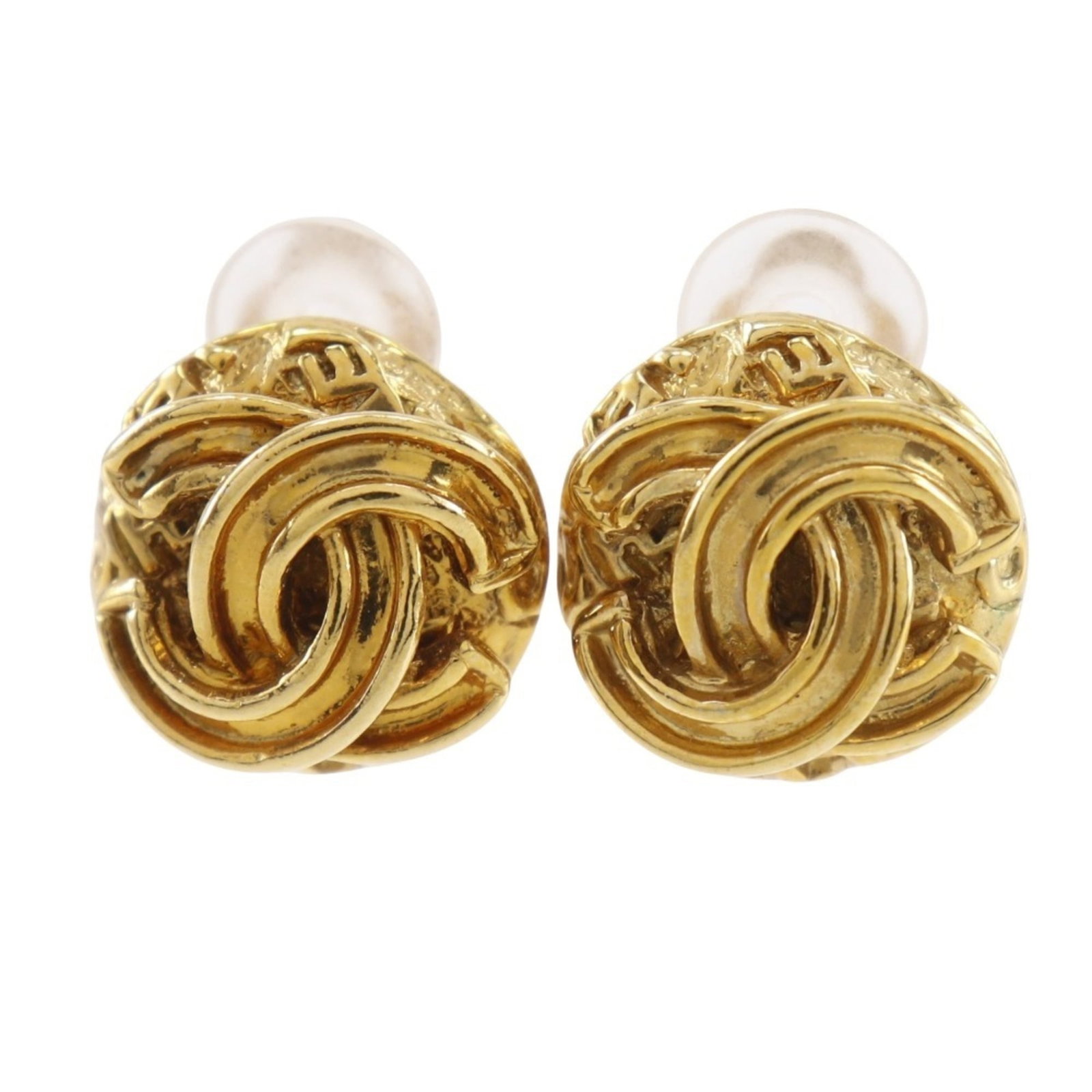 Chanel Clip Earrings Gold Plating: Chanel Clip Earrings Gold Plating Gold-plated clip earrings from the iconic Chanel Coco line, featuring a sleek gold finish and a diameter of 15mm. Made with durable gold plating, these stylish earrin