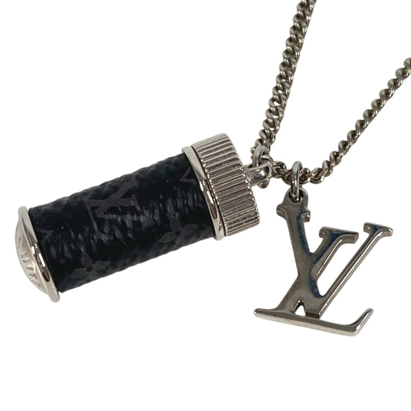 Louis Vuitton M63641 Monogram Eclipse Necklace Charms Chain Accessory Metal Men'S Women'S Black: Louis Vuitton M63641 Monogram Eclipse Necklace Charms Chain Accessory Metal Men'S Women'S Black Black and silver metal necklace with Louis Vuitton M63641 Monogram Eclipse charm, available in men's and