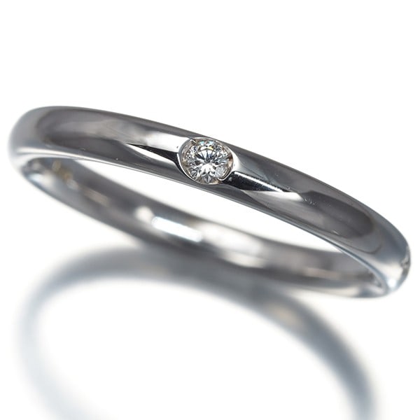 Ring Diamond 1P US6-6.25 18K White Gold Pomellato: Ring Diamond 1P US6-6.25 18K White Gold Pomellato 18k White Gold Ring with Natural Diamond Features a striking design, set in 18k white gold band. The ring showcases a natural diamond stone, weighing 
